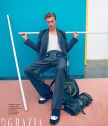 LUCKY BLUE SMITH - AMERICAN MODEL 619f922da1d0a.jpg
