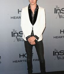 LUCKY BLUE SMITH - AMERICAN MODEL 619f922f5621f.jpg