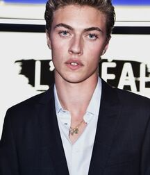 LUCKY BLUE SMITH - AMERICAN MODEL 619f92348893d.jpg