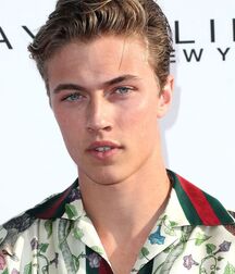 LUCKY BLUE SMITH - AMERICAN MODEL 619f923640f63.jpg