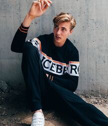 LUCKY BLUE SMITH - AMERICAN MODEL 619f9237ee077.jpg