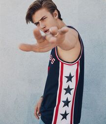 LUCKY BLUE SMITH - AMERICAN MODEL 619f923f0cf4c.jpg