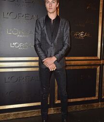 LUCKY BLUE SMITH - AMERICAN MODEL 619f9246b1c1a.jpg