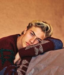 LUCKY BLUE SMITH - AMERICAN MODEL 619f92587deb4.jpg
