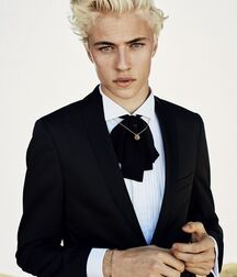 LUCKY BLUE SMITH - AMERICAN MODEL 619f925d941a1.jpg