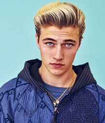 LUCKY BLUE SMITH - AMERICAN MODEL 619f9260f0d93.jpg