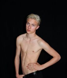 LUCKY BLUE SMITH - AMERICAN MODEL 619f926b6d66e.jpg