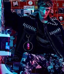 LUCKY BLUE SMITH - AMERICAN MODEL 619f926eed7dd.jpg