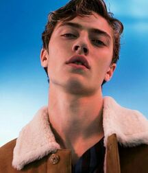 LUCKY BLUE SMITH - AMERICAN MODEL 619f9274863e2.jpg