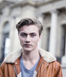LUCKY BLUE SMITH - AMERICAN MODEL 619f927cdda74.jpg