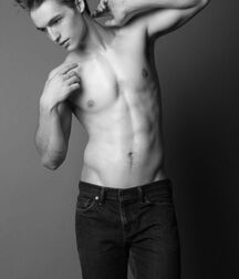 TREVOR STINES - AMERICAN MODEL 61a1a97e5204d.jpg