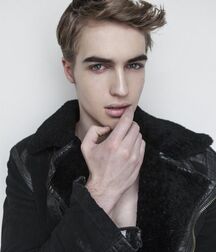 TREVOR STINES - AMERICAN MODEL 61a1a9886faf7.jpg
