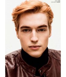 TREVOR STINES - AMERICAN MODEL 61a1a993caaf9.jpg
