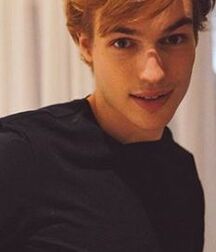 TREVOR STINES - AMERICAN MODEL 61a1a9b966dff.jpg