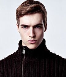 TREVOR STINES - AMERICAN MODEL 61a1a9bb09a6b.jpg