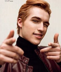 TREVOR STINES - AMERICAN MODEL 61a1a9be55590.jpg