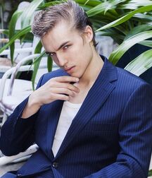 TREVOR STINES - AMERICAN MODEL 61a1a9c1b7049.jpg