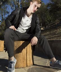 TREVOR STINES - AMERICAN MODEL 61a1a9c946f97.jpg