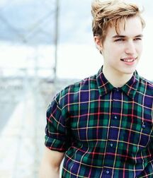 TREVOR STINES - AMERICAN MODEL 61a1a9cad68a0.jpg