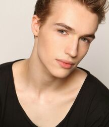 TREVOR STINES - AMERICAN MODEL 61a1a9cc7a579.jpg