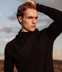 TREVOR STINES - AMERICAN MODEL 61a1a9cec5ad6.jpg