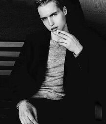 TREVOR STINES - AMERICAN MODEL 61a1a9d5a6bf1.jpg