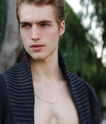 TREVOR STINES - AMERICAN MODEL 61a1a9dc7ef34.jpg