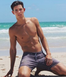 GORDON WINARICK - ACTOR AND AMERICAN MODEL 61a235f56368f.jpg