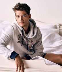 BENJAMIN (BEN) BOWERS - AMERICAN MODEL 61a4b107342d8.jpg