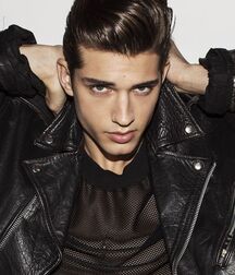 BENJAMIN (BEN) BOWERS - AMERICAN MODEL 61a4b13ece960.jpg