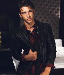 BENJAMIN (BEN) BOWERS - AMERICAN MODEL 61a4b14c97796.jpg
