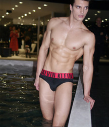 MATTHEW TERRY - AMERICAN MODEL 61b46bc8c4899.jpg