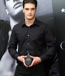 MATTHEW TERRY - AMERICAN MODEL 61b46bcc2dacb.jpg