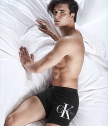 MATTHEW TERRY - AMERICAN MODEL 61b46be9d6f3e.jpg