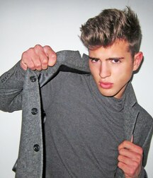 HUMBERT CLOTET - SPANISH MALE MODEL 61b5a3593325b.jpg