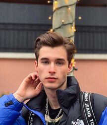 THOMAS ROSSIER - SWISS MODEL 61b612b5ccfbd.jpg