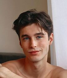 THOMAS ROSSIER - SWISS MODEL 61b612bcbb6dd.jpg