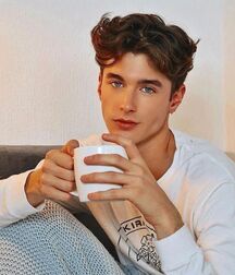 THOMAS ROSSIER - SWISS MODEL 61b612e98f608.jpg