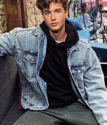 THOMAS ROSSIER - SWISS MODEL 61b612f05e480.jpg