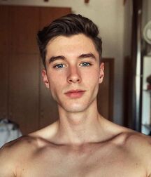 THOMAS ROSSIER - SWISS MODEL 61b6130b23e3d.jpg