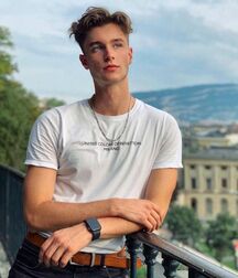 THOMAS ROSSIER - SWISS MODEL 61b6131e65948.jpg