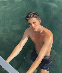 THOMAS ROSSIER - SWISS MODEL 61b6133d81d06.jpg