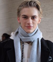 DOMINIK SADOCH - POLISH TOP MODEL 61b8208f7b00a.jpg