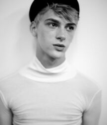 DOMINIK SADOCH - POLISH TOP MODEL 61b820f18c231.jpg