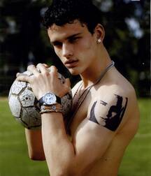 SIMON NESSMAN - CANADIAN FASHION MODEL 61bcad588001b.jpg
