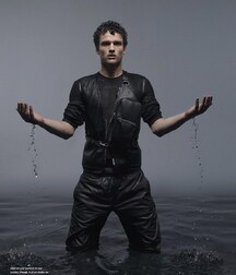 SIMON NESSMAN - CANADIAN FASHION MODEL 61bcadf04a2d3.jpg