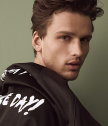 SIMON NESSMAN - CANADIAN FASHION MODEL 61bcae5f98ac6.jpg