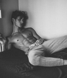 LEVI MCLEOD - TOP MODEL 61bdaaa54c2a0.jpg