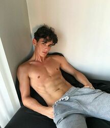 LEVI MCLEOD - TOP MODEL 61bdaaaaa55f3.jpg