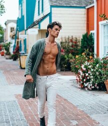 LEVI MCLEOD - TOP MODEL 61bdaac20febb.jpg
